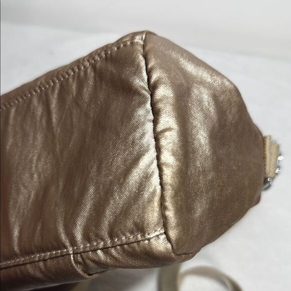 Kipling Gold Crossbody Bag with Adjustable Strap and Textured Finish - Picture 8 of 15